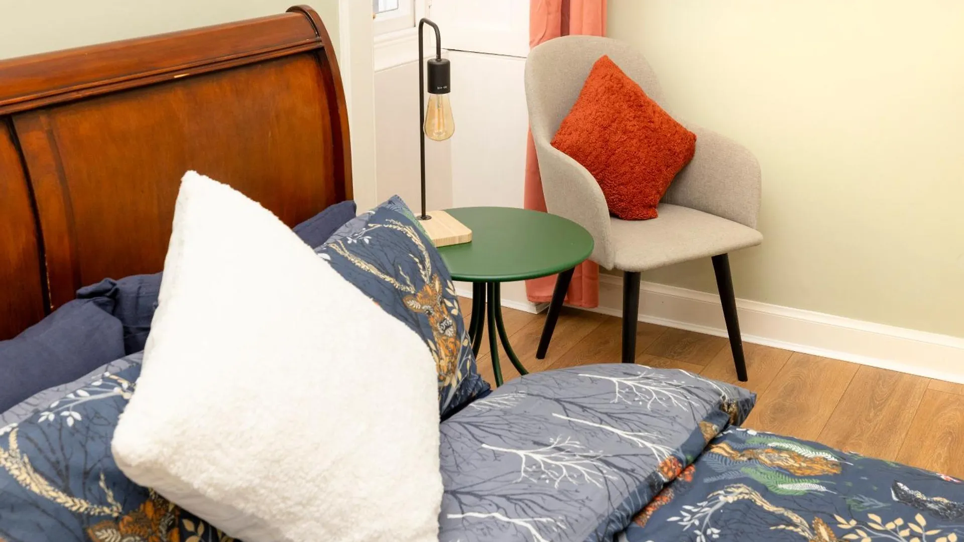 Stylish 1-Bedroom Edinburgh Apartment