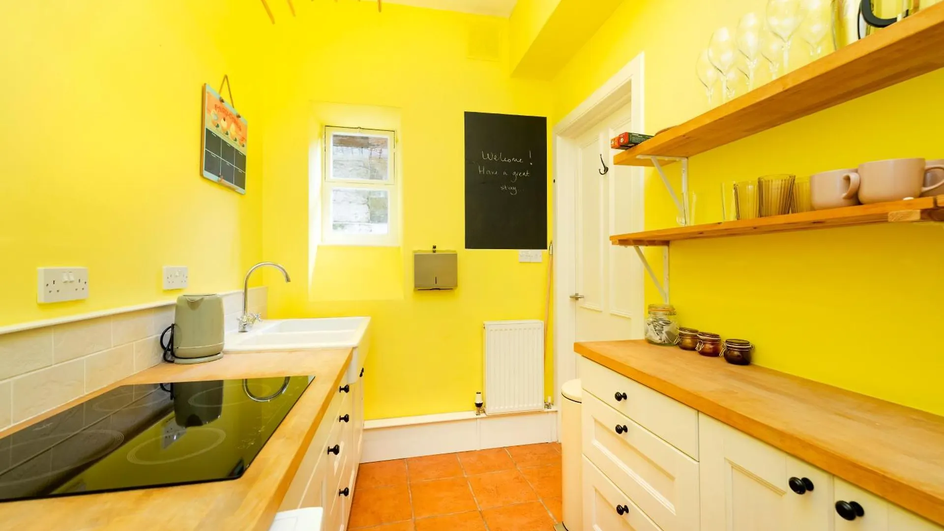 Stylish 1-Bedroom Edinburgh Apartment