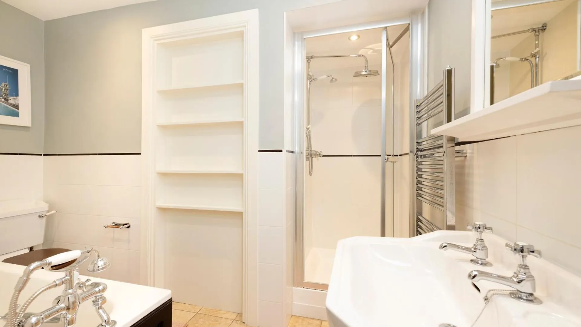 Stylish 1-Bedroom Edinburgh Apartment