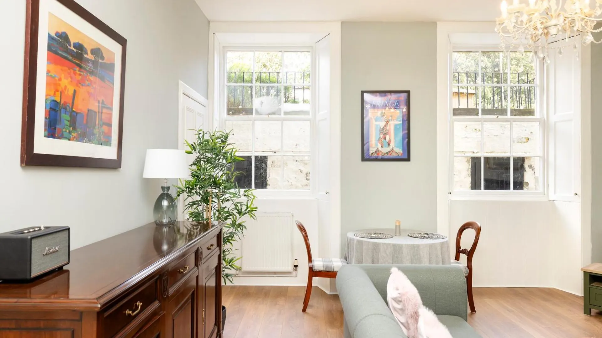 Stylish 1-Bedroom Edinburgh Apartment